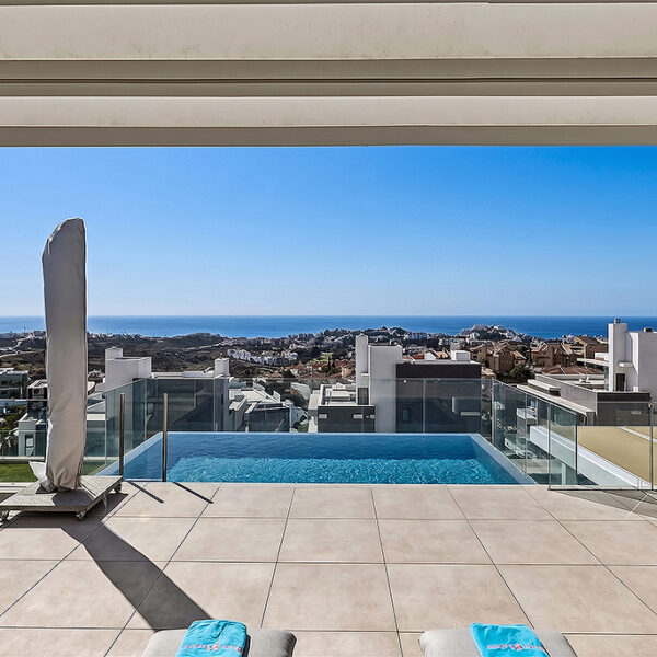 REAL ESTATE PORTFOLIO By EFEIGHT DOTCOM 70